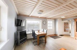 Haus kaufen in 25996 Wenningstedt-Braderup, Doppelchance: Zwei Ferienhäuser für Sanierung oder Neubau