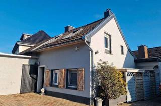 Reihenhaus kaufen in 41189 Wickrathberg, Charmantes Reihenhaus mit Pool in historischem Altbauambiente