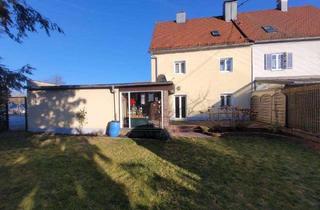 Doppelhaushälfte kaufen in 86316 Friedberg, Gepflegte Doppelhaushälfte mit Potenzial in hervorragender Lage Nähe Schwimmbad und Volksfestplatz