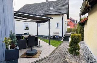 Haus kaufen in 94508 Schöllnach, modernisiert und ohne Aufwand bewohnbar - Familienhaus mit Carport in gewachsener Lage