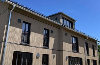 Haus kaufen in Neumarkterstraße 18, 84428 Buchbach, Großzügiges Reiheneckhaus: Modern Wohnen. Nachhaltig leben