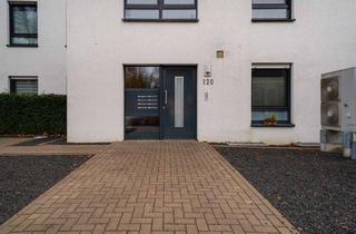 Wohnung kaufen in 46446 Emmerich, Emmerich: Moderne Staffelgeschosswohnung mit Aufzug, Balkon und Stellplatz