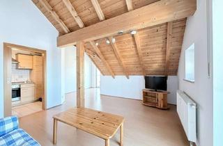 Wohnung kaufen in 84494 Neumarkt-Sankt Veit, Über den Dächern der Stadt – Stilvolle 2-Zimmer-Dachgeschosswohnung mit Weitblick und zwei Balkonen