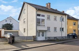 Haus kaufen in 76351 Linkenheim-Hochstetten, Vielseitiges Zweifamilienhaus mit Ausbaupotenzial, Garage und Garten in Linkenheim
