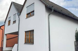 Einfamilienhaus kaufen in 63512 Hainburg, Hainburg - Stadthaus mit kleiner Innenterrasse in Hainburg - Wohnen in Mainnähe mit besonderem Charme!