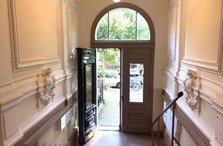 Wohnung kaufen in Wrangelstrasse 10, 12165 Steglitz, Nahe dem Botanischen Garten in auffälligem saniertem Stuckaltbau - NUR ANLAGE !