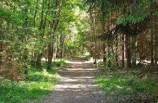 Wohnung kaufen in Hans-Jürgen-Behncke-Weg, 85640 Putzbrunn, Fernblick genießen: Helle, frisch sanierte 2-Zi.-WHG mit Loggia zum Wohlfühlen - Ohne Provision!