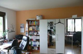 Wohnung mieten in Josef-Bechold-Str., 97299 Zell, Teil-möblierte helle Zweizimmer-Einliegerwohnung in Zell am Main mit Balkon