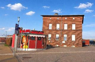 Mehrfamilienhaus kaufen in 39288 Burg, Mehrfamilienhaus mit 3 Wohneinheiten, 1 Gewerbeeinheit, 1 Garage, 5 Carports, 8 Stellplätze und 10 Fahrradstellplätze