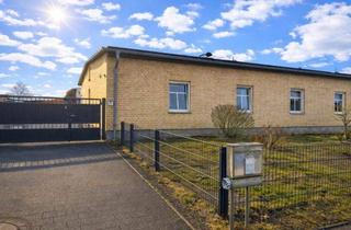 Haus mieten in Niegripper Ch. Siedlung 27, 39288 Burg, Ihr neues Zuhause zur Miete: Stilvolle Doppelhaushälfte mit 4 Zimmern, und Garage