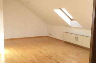 Wohnung mieten in Emminghausstraße 48, 61250 Usingen, Helle 3-Zimmer-DG-Wohnung mit sonniger Dachterrasse und Feldbergblick