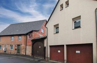 Anlageobjekt in 91452 Wilhermsdorf, Ihr neues Zuhause in Wilhermsdorf! Gepflegtes Einfamilienhaus mit großem Garten und 2 Garagen