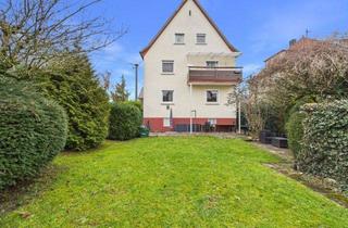 Haus kaufen in 70565 Stuttgart, Grundsolides 2-Parteienhaus, ruhige Lage, schöner, ebenerdiger Garten, Balkon Terrasse Ausbaureserve