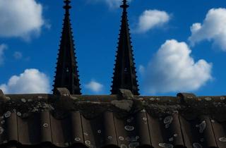 Wohnung kaufen in 50670 Altstadt-Nord, Helle, ruhige Zwei- bis Drei-Zimmer-Dachgeschoss-Wohnung im Herzen der City