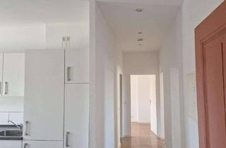 Wohnung kaufen in 12524 Altglienicke, ** Provisionsfrei** Modernisierte Eigentumswohnung 4 Zimmer // EBK Eigennutzung oder Investment**