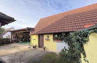 Doppelhaushälfte kaufen in 75045 Walzbachtal, Doppelhaushälfte mit Potenzial in ruhiger Lage mit Garten & großem Carport