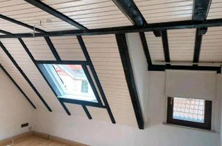 Wohnung kaufen in 72762 Reutlingen, Reutlingen - Über 5,8% Rendite für 4,5-Zimmer-DG-Wohnung