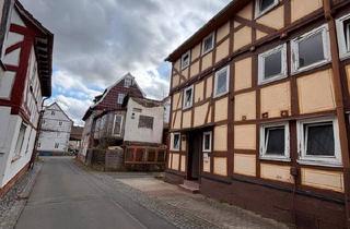 Haus kaufen in 35789 Weilmünster, Weilmünster - Ein Haus zum Verkauf von privat, das fertig zur Sanierung ist.