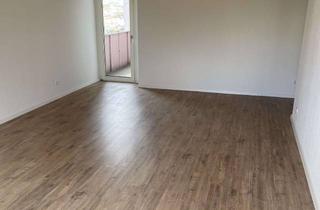 Wohnung mieten in Hans-Böckler-Straße 10, 95032 Innenstadt, Helle 3-Zimmer Wohnung im 1. OG mit Balkon in Hof Innenstadt