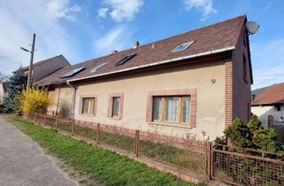 Haus kaufen in 03226 Vetschau, Handwerker aufgepasst, großer 3-Seitenhof zum Entwickeln zu verkaufen!