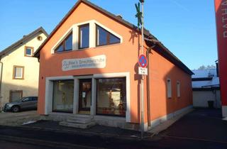 Einfamilienhaus kaufen in 95709 Tröstau, Einfamilienhaus mit 5 Zimmern im Zentrum von Tröstau