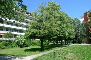 Wohnung kaufen in Stiftsbogen 142, 81375 Hadern, Gut geschnittene, helle 2-Zi-Wohnung mit Loggia und TG-Stellplatz in München-Hadern