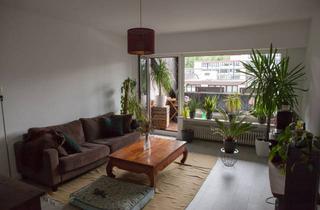 Wohnung mieten in Lustheide 102, 51427 Bergisch Gladbach, Helle, modernisierte Wohnung mit vier Zimmern und großem Südbalkon in bevorzugter Lage