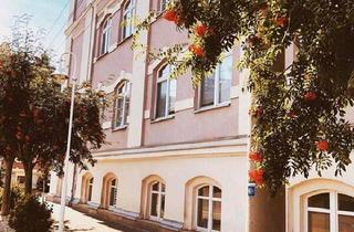 Wohnung kaufen in 08496 Neumark, Neumark - Günstige 140qm Eigentumswohnung mit separatem Eingang