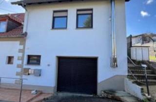 Wohnung kaufen in 66130 Saarbrücken, Saarbrücken - Einseitig angebautes Einfamilienhaus zu verkaufen