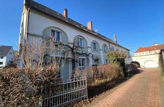 Wohnung kaufen in 87724 Ottobeuren, Wohnen mit Charakter: Maisonettewohnung mit Galerie & Sichtbalken