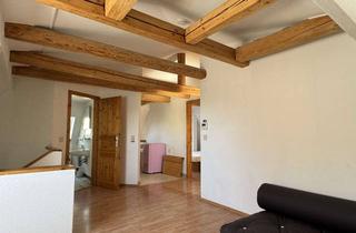 Wohnung kaufen in 70435 Zuffenhausen, Gepflegte 3-Zimmer-Altbauwohnung im Herzen von S-Zuffenhausen