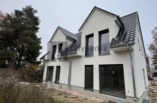 Wohnung kaufen in 12524 Altglienicke, Moderne Doppelhaushälfte mit Carport in ruhiger, verkehrsgünstiger Lage