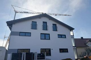 Wohnung kaufen in Deggendorfer Str. 17b, 84051 Essenbach, 2,5 Zimmer-Dachgeschosswohnung mit Dachterrasse