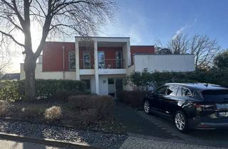 Wohnung kaufen in 53127 Ippendorf, Stilvolle 4-Zimmer-Erdgeschosswohnung mit umlaufender Terrasse in begehrter Lage von Ippendorf!