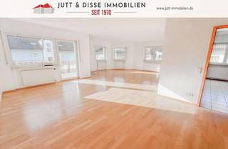 Wohnung kaufen in 76547 Sinzheim, Gepflegte 4 Zimmerwohnung mit Balkon und Garage zentral in Sinzheim