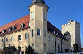 Wohnung kaufen in 86415 Mering, Schloss Boutteville – Wohnen mit historischem Flair, stilvoll und komfortabel