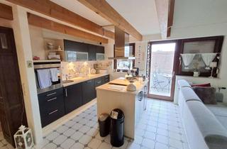 Wohnung kaufen in Bilgerstraße 13, 77815 Bühl, Außergewöhnliche und ruhig gelegene 2-Zimmer DG Wohnung in Bühl-Weitenung