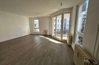 Wohnung mieten in Simon-Bolivar-Straße 23, 13055 Alt-Hohenschönhausen, Lichtdurchflutete Pärchenwohnung freut sich auf neue Mieter!