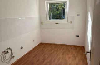 Wohnung mieten in Kollostraße, 12109 Mariendorf, Einziehen & wohlfühlen: Renovierte 2-Zimmer-Wohnung mit Balkon und Garage