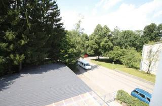 Wohnung mieten in 85521 Ottobrunn, Helle 2-Zi.-DG-Wohnung, ideal für Singles. Von privat