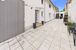 Einfamilienhaus kaufen in 53347 Alfter, Einfamilienhaus mit 2 Wohnungen und Innenhof auf ca. 518 m² Grundstück in Alfter-Witterschlick.