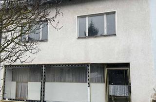 Haus kaufen in 95152 Selbitz, 2 Häuser: Sanierungs-Stadthaus und Abriss-Objekt