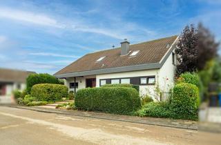 Einfamilienhaus kaufen in 50189 Elsdorf, Freistehendes Einfamilienhaus im Landhausstil mit Spa-Bereich auf 729 m² großem Eckgrundstück