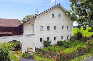 Bauernhaus kaufen in 94157 Perlesreut, Uriges Bauernhaus mit Stall und Stadl! Landwirtschaftsfläche inklusive!