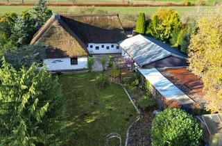 Haus kaufen in 24817 Tetenhusen, Rarität unter Reet: Historischer Weidehof in idyllischer Alleinlage mit ELW