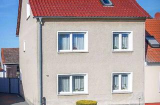 Einfamilienhaus kaufen in 14823 Niemegk, Einfamilienhaus mit Ausbaupotenzial, Garten und Nebengelass sucht neue Bewohner.