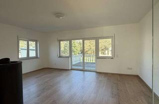 Haus mieten in 35075 Gladenbach, Modernes Reihenhaus mit Kamin, 3 m Deckenhöhe & großer Terrasse in ruhiger Grünlage