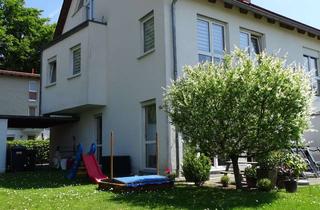 Haus mieten in Ringstraße 11a, 86356 Neusäß, Moderne und geräumige DHH mit 5 Zi., Terrasse, Garten und Garage in ruhiger Lage von Neusäß