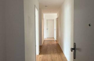 Wohnung mieten in Biedenkopfer Straße 50, 13507 Tegel, Großzügige 3-Zimmer-Dachgeschosswohnung mit Einbauküche, Terrassen und Keller inklusive!
