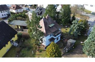 Villa kaufen in 90765 Ronhof, Charmante Stadtvilla mit großem Grundstück und Entwicklungspotenzial in Fürth